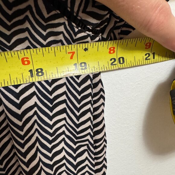 Short-sleeved blouse - Picture 6 of 6